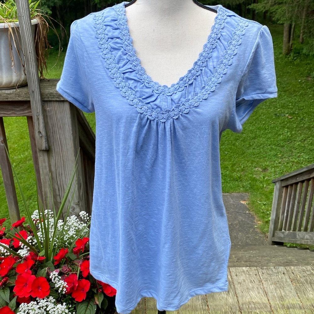 EUC bit & brindle short sleeve top sz med blue